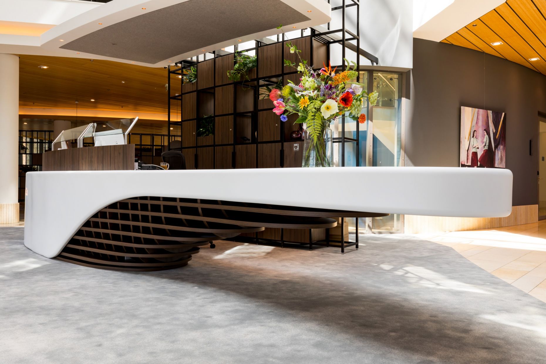 Solid Bright White_BW010_Reception desk_Meijburg_Netherland_Solid Surface International (3)